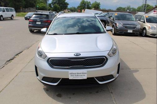 Silky Silver 2018 Kia Niro LX