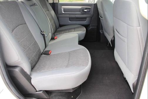 Bright White Clearcoat 2014 RAM 1500 SLT