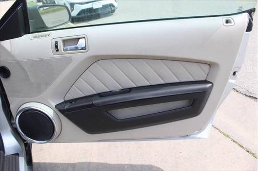 2010 Ford Mustang Base