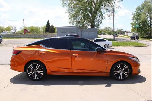 Monarch Orange/Super Black 2020 Nissan Sentra SR
