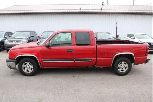 Red 2004 Chevrolet Silverado 1500 LS Extended Cab