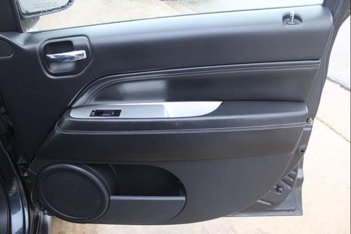 Maximum Steel Metallic Clearcoat 2014 Jeep Compass Latitude