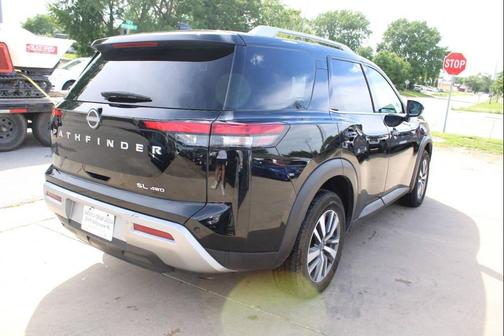 Super Black 2024 Nissan Pathfinder SL 4WD