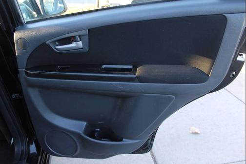 2010 Suzuki SX4 Base AWD 4dr Crossover CVT