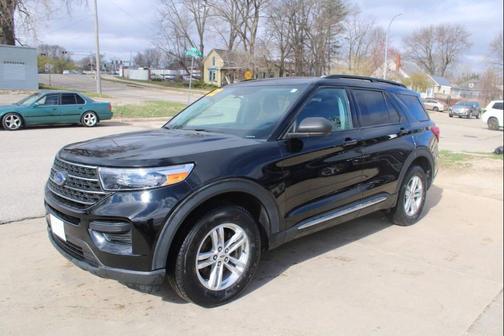 Agate Black Metallic 2022 Ford Explorer XLT