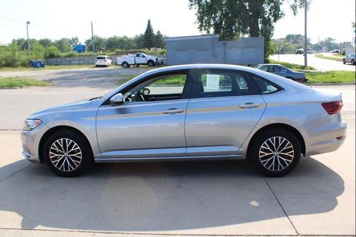 Platinum Gray Metallic 2021 Volkswagen Jetta 1.4T R-Line