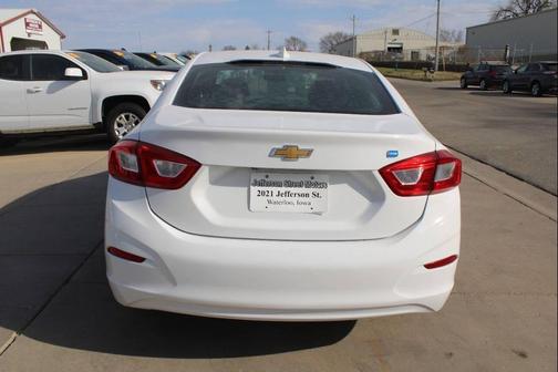 Summit White 2018 Chevrolet Cruze LT