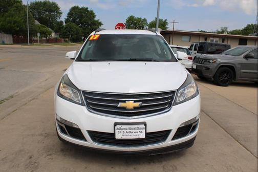 White 2017 Chevrolet Traverse 1LT
