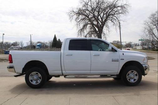 Bright White Clearcoat 2017 RAM 2500 SLT Crew Cab 4x4 6'4' Box