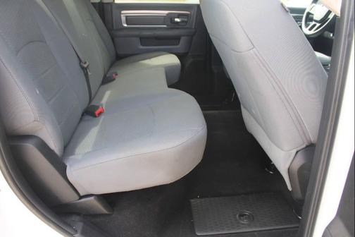 Bright White Clearcoat 2017 RAM 2500 SLT Crew Cab 4x4 6'4' Box