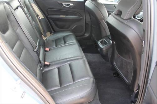 2024 Volvo S60 B5 Plus Dark Theme