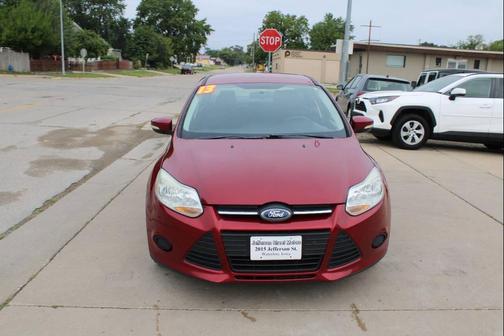 Ruby Red Metallic Tinted Clearcoat 2013 Ford Focus SE