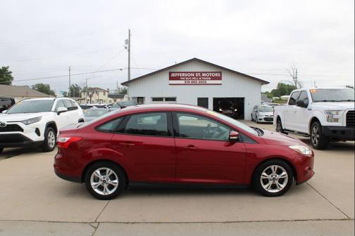 Ruby Red Metallic Tinted Clearcoat 2013 Ford Focus SE