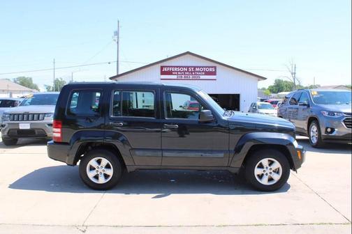 Brilliant Black Crystal Pearlcoat 2009 Jeep Liberty Sport
