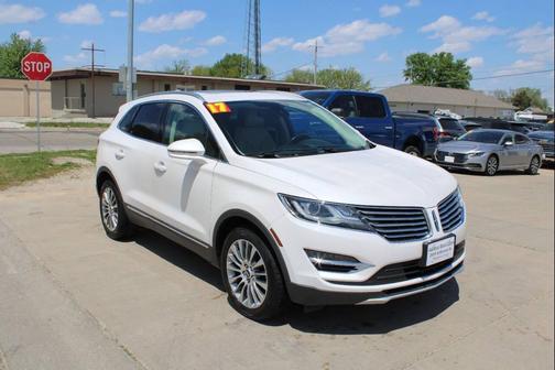 White Platinum Metallic Tri-Coat 2017 Lincoln MKC Reserve