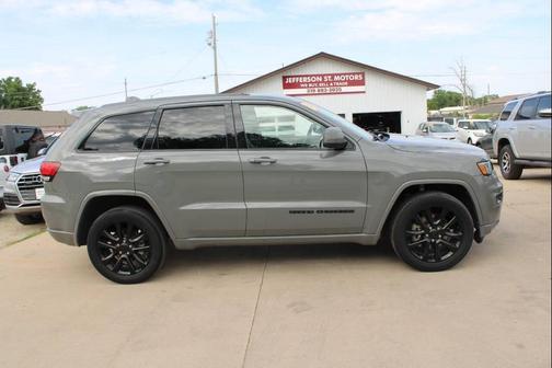Gray 2021 Jeep Grand Cherokee Laredo