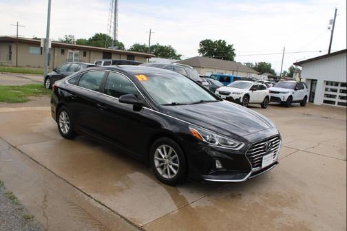Black 2019 Hyundai SONATA SE