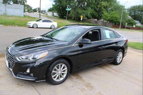 Black 2019 Hyundai SONATA SE