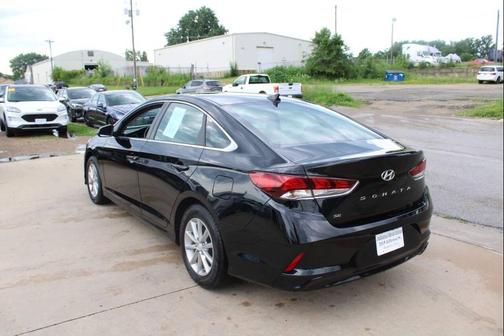 Black 2019 Hyundai SONATA SE