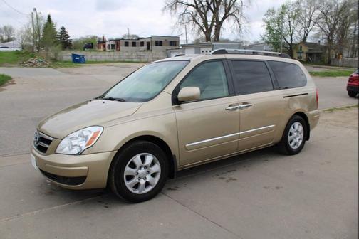 Sonora Gold 2007 Hyundai Entourage GLS