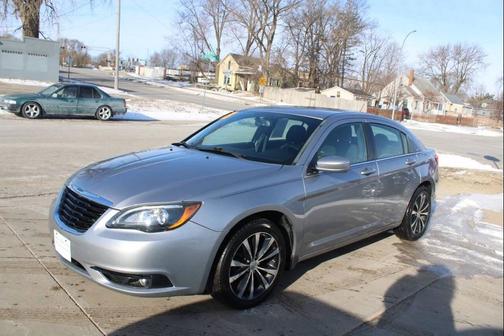 2013 Chrysler 200 Touring