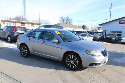 2013 Chrysler 200 Touring
