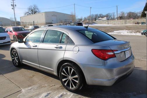 2013 Chrysler 200 Touring