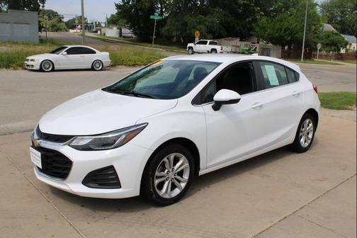 Summit White 2019 Chevrolet Cruze LT