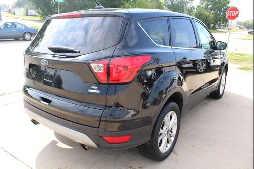 Agate Black Metallic 2019 Ford Escape SE
