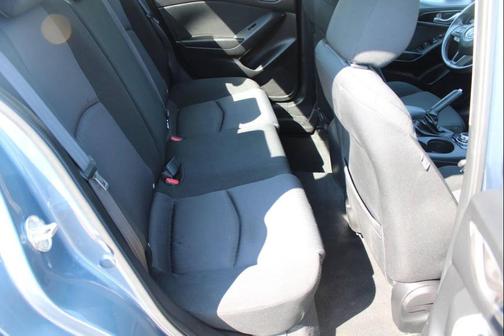 2015 Mazda Mazda3 i Sport