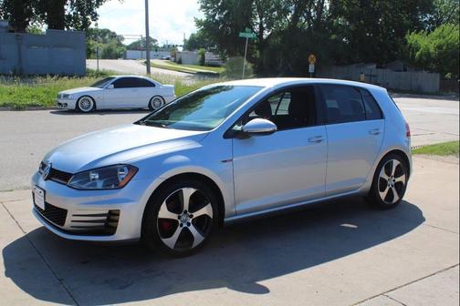 Reflex Silver Metallic 2016 Volkswagen Golf GTI 2.0T S 4-Door