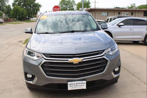 Gray 2018 Chevrolet Traverse LT Cloth