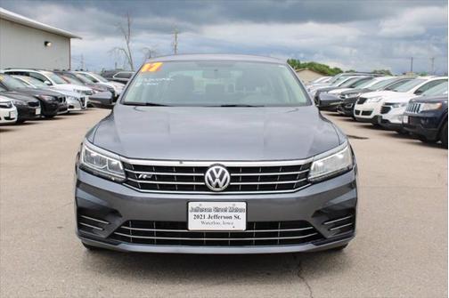 2017 Volkswagen Passat 1.8T R-Line w/Comfort