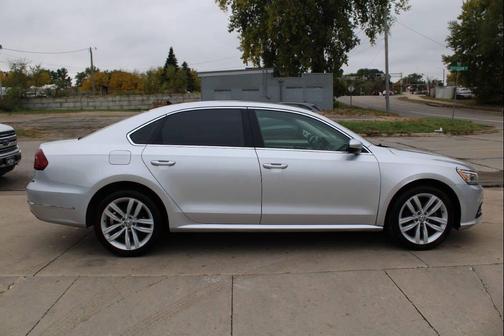 2018 Volkswagen Passat 2.0T SE
