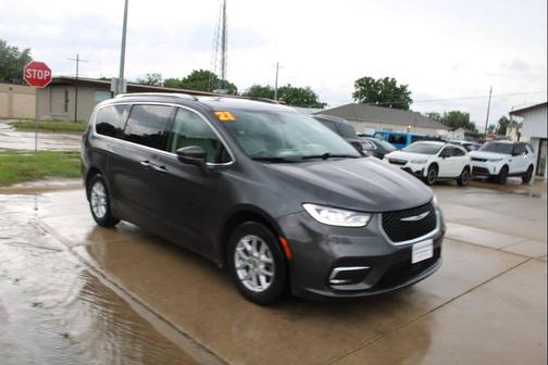 Gray 2021 Chrysler Pacifica Touring L
