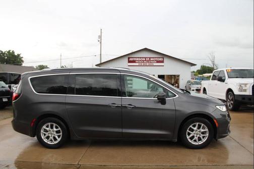 Gray 2021 Chrysler Pacifica Touring L