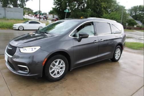 Gray 2021 Chrysler Pacifica Touring L