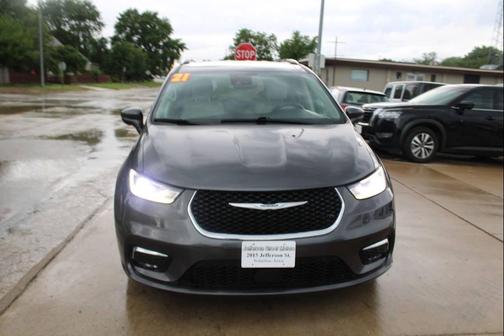 Gray 2021 Chrysler Pacifica Touring L