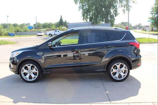 Agate Black Metallic 2019 Ford Escape Titanium