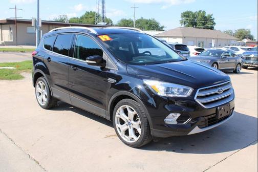 Agate Black Metallic 2019 Ford Escape Titanium
