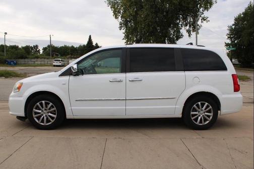 Bright White Clearcoat 2014 Chrysler Town & Country Touring-L