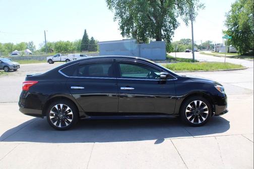Super Black 2018 Nissan Sentra SR