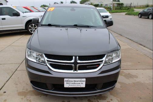 Granite Pearlcoat 2019 Dodge Journey SE