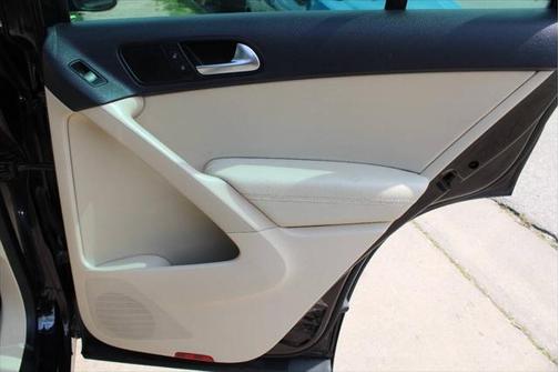 2012 Volkswagen Tiguan LE