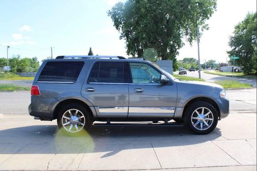 2014 Lincoln Navigator Base