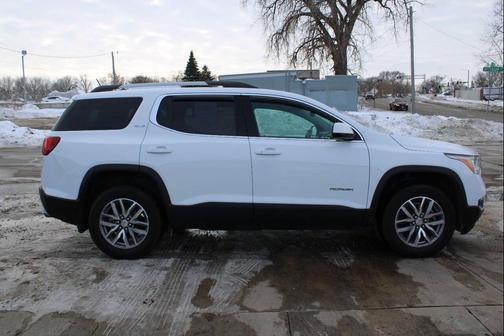 2017 GMC Acadia SLE-2