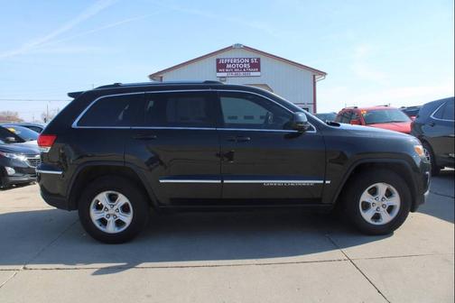 Brilliant Black Crystal Pearlcoat 2015 Jeep Grand Cherokee Laredo