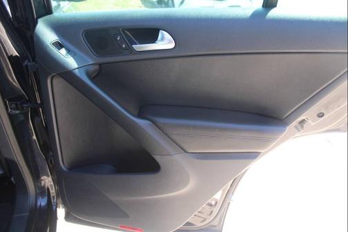 2010 Volkswagen Tiguan 2.0T Wolfsburg Edition