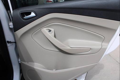 White 2018 Ford Escape SEL