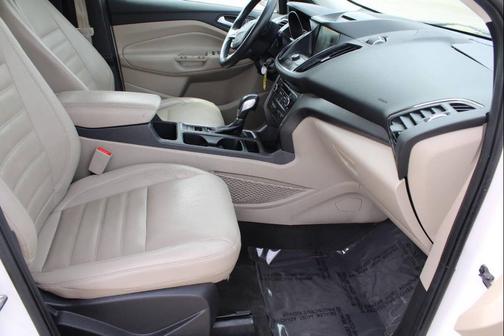 White 2018 Ford Escape SEL